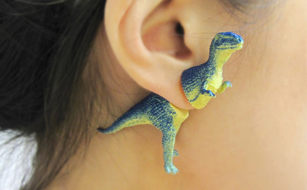 可愛い恐竜のイヤリング