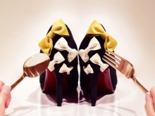 パリのショーケースのお菓子のよう!!「歩く姿は百合の花」を地で行く可愛い靴で、みんなの視線を独り占め
