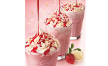 ピンクの色合いが華やか♪ホワイトチョコ＆ストロベリーの人気ドリンクがマックカフェに再登場！