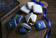 世界初・天然由来の青色チョコレートが誕生！ヴィレヴァンオンライン限定で予約スタート！