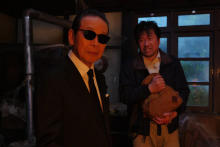 タモリの後ろに…佐藤二朗の怪 ストーリーテラーパートに“謎の男”として出演！