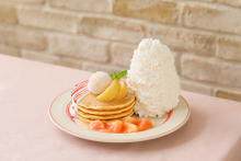 エッグスンシングスから夏にぴったりの“桃尽くし”なパンケーキが登場！横浜山下公園店限定パンケーキも気になる♡