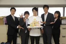 森本慎太郎の誕生日をサプライズ祝い！ユニークすぎるケーキ＆プレゼントに爆笑