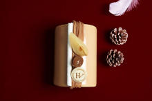 今年は少し奮発してもいいかなって。パリ発「ユーゴ アンド ヴィクトール」のクリスマスケーキが気になります♡
