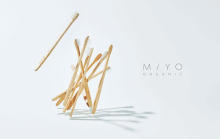 ナチュラルな見た目にも惹かれる、MiYO Organicの竹歯ブラシ。ブラシの硬さが選べるミニサイズが登場です