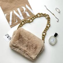 【ZARA】11月に買い足すなら、高見えの“ふわふわファーバッグ”！お手ごろ価格でGETできる3大人気アイテム