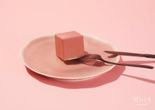 「なんとかプレッソ2」にルビーカカオ×レアチーズの大人スイーツが登場。ピンクのキューブの中にはヒミツが…