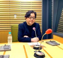 作詞家・秋元康氏の原点は「高3の夏休みのニッポン放送レコード室」初の自選歌詞集が発売