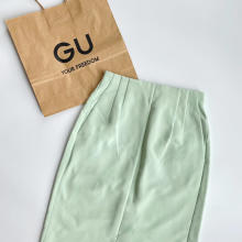 【GU】やっと出合えた、理想の形！話題の「ナロースカート」に新色登場。春夏コーデを彩るグリーンにきゅん