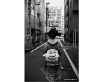 DNPメディア・アートがライカカメラジャパンと共創で大門美奈写真展「新ばし」を開催