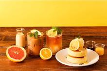 初夏は「ローステッドコーヒー」の紅茶×柑橘でひんやりリフレッシュ。極厚ホットケーキも爽やかなレモン仕立て