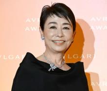 安藤優子、28年前ザイール取材時のスタイルに憧れの声「ドレス以上に格好いい」「知的な色気」