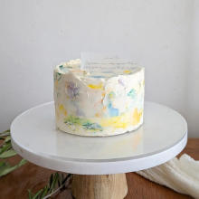 これが“ケーキ”だなんて信じられない！とっておきの日には、芸術作品みたいな「Queenie cake」を贈りたい