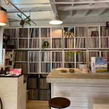「レコード×カフェ」の空間が流行ってるって知ってた？ここに行けばあなたも沼るレコードカフェ3選