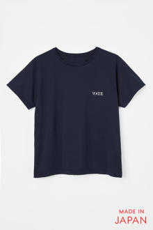 “VOGUE”のロゴ入りタンクトップ＆Tシャツが最高におしゃれ。1枚でサマになる名品は、今すぐゲットすべき