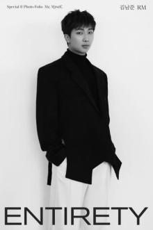 BTS・RM、ありのままの“キム・ナムジュン”を盛り込んだフォトブック『Entirety』