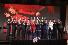 タイの人気俳優、YOSHIKIと初対面＆「X」ポーズに大興奮
