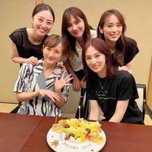小松彩夏、北川景子の誕生日を祝福　“セーラー戦士会”集合ショット公開「友達以上の関係」