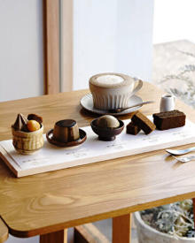 京都のほうじ茶専門店のスイーツプレートが贅沢！香ばしい5つの甘味と極上のお茶で至福のひと時を過ごしましょ