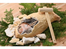 三重県の料亭「仕出し割烹しげよし」で祝いの席に欠かせない「鯛の塩釜焼き」が登場！