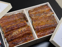 創業170年の「鶴屋」が、長崎県松浦産の希少な海うなぎを使用した冷凍鰻重を先行発売