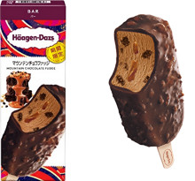 【明日発売】ハーゲンダッツの新作はガツンと食感の「マウンテンチョコファッジ」。濃厚な甘さにかぶりつこ！