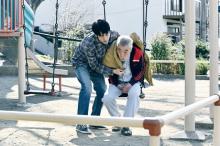 松山ケンイチ・長澤まさみら、映画『ロストケア』“介護”と向き合う人々を写した場面写真