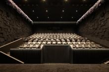 映像と音響への徹底的なこだわり　映画館「109シネマズプレミアム新宿」の半端ない没入感