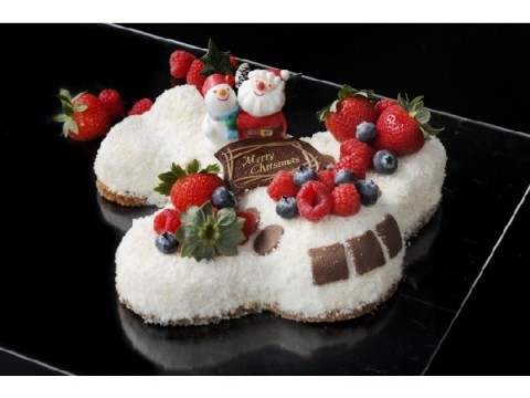羽田を利用する家族や恋人とすごすクリスマスは、飛行機型のケーキで祝ってみてはいかが?!