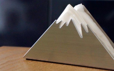 これは面白い！三角形で富士山を表現したペーパーホルダーが秀逸