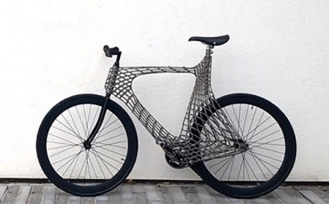 曲線が美しい！世界初“3Dプリンターで作った自転車”