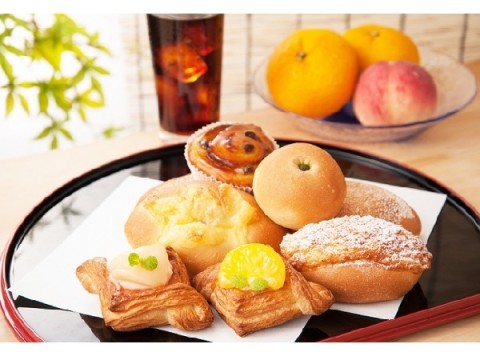 【CAFE＆BAKERY MIYABI】旬のフルーツを使ったデザート感覚のデニッシュはいかが？夏らしい菓子パンや惣菜パン8種がお目見え♪