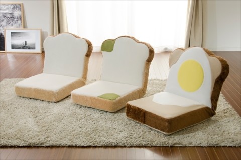 ふわふわ食パンの座椅子？パン好き必見のユニークな家具が登場 