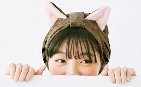 ニャンコになりきってグルーミング♡「フェリシモ猫部」の猫耳付きターバンが可愛すぎ！