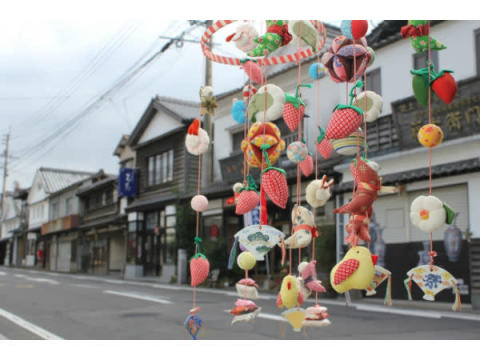 風情ある町並みを楽しむ、佐賀県「有田雛のやきものまつり」
