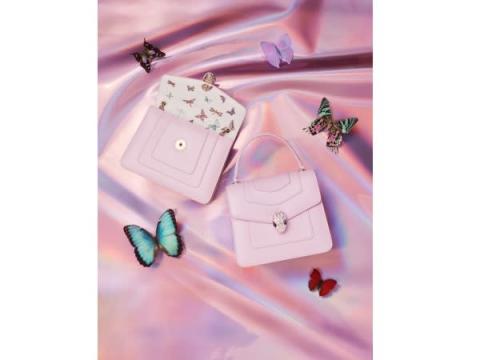 ファッション界には早くも春到来！「ブルガリ」の日本限定“桜カラー”バッグ