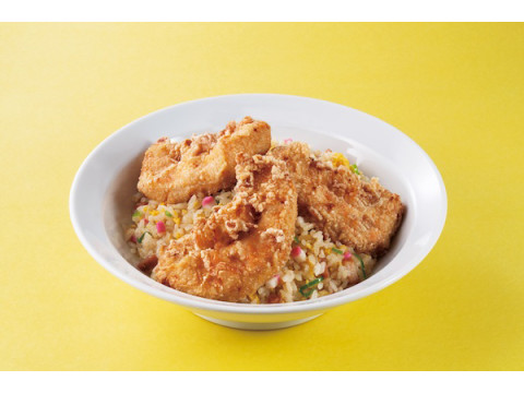 れんげ食堂Toshuにボリューム満点の「鶏ささみ揚げチャーハン」が期間限定で登場！