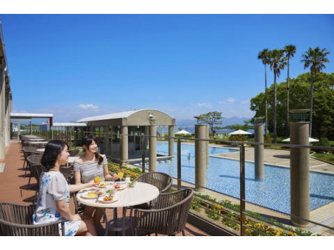 「白浜古賀の井リゾート＆スパ」で大人気の“屋外ガーデンプール”が今年もOPEN！