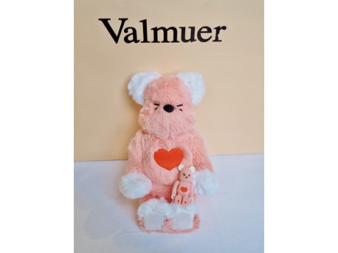 ブランド7周年記念！「Valmuer×BE＠RBRICK」のコラボトイ“BABY sweetie”発売