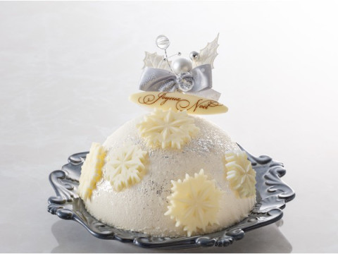 「beillevaire」に白を基調とした華やかなオリジナルクリスマスケーキが登場！