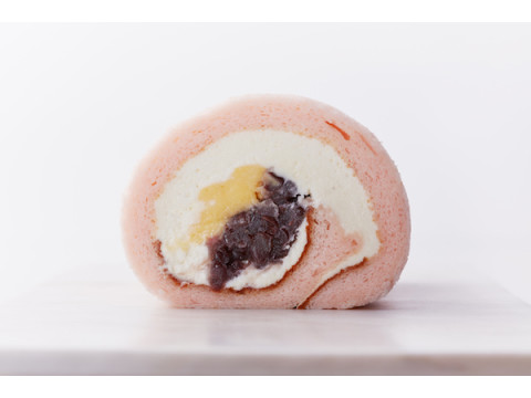 人気のロールケーキシリーズ新作！桜香るオリジナル粒あんを包んだ「桜ロール」が発売