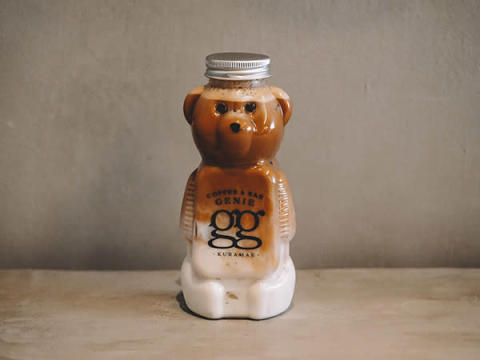 COFFEE & BAR GENIE（コーヒーアンドバー ジーニー）のクマのボトル