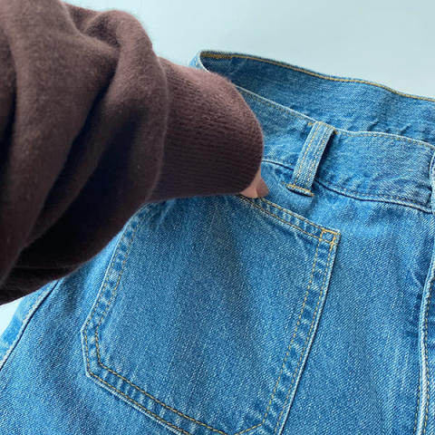 GUのパッチポケットセミワイドジーンズのポケット部分