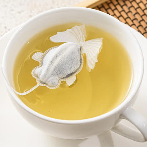 Pinkoiで買える台湾茶。立体的な金魚が浮かぶ、WEDEARの「泳ぐ金魚のティーバッグ」