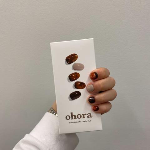 セルフジェルネイルブランド「ohora（オホーラ）」の商品写真
