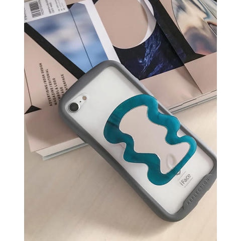 鏡がついて便利な、アクセサリーブランドSALAHの「Mirror Smartphone Grip」
