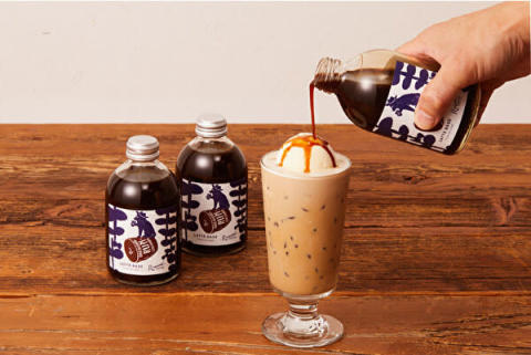 渋谷のRoasted COFFEE LABORATORYの新作、「コロンビア フィンカ ラ ルイサ オークバレルファーメンテーション ラテベース」を使ったアレンジドリンク、カフェラテフロート