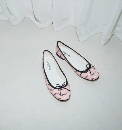 Repettoの「Black and Pink Collection」の「グログランリボン」
