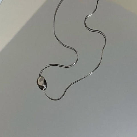 Nue.の「stone drop necklace」