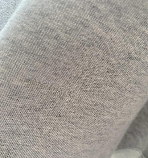 ENCIRCLEの「en sweatshirt」のロゴ刺繍